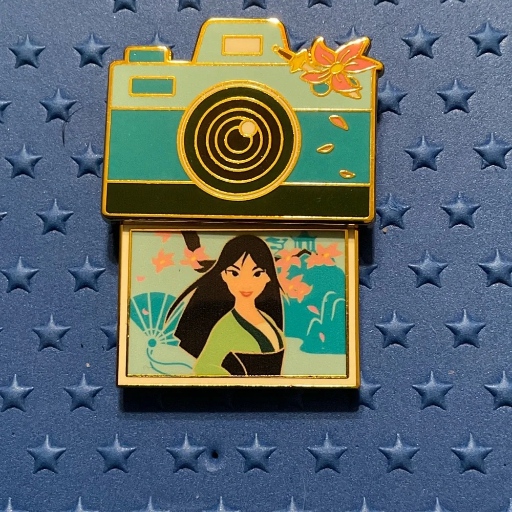 Loungefly Mulan Camera Pin - Teal and Gold